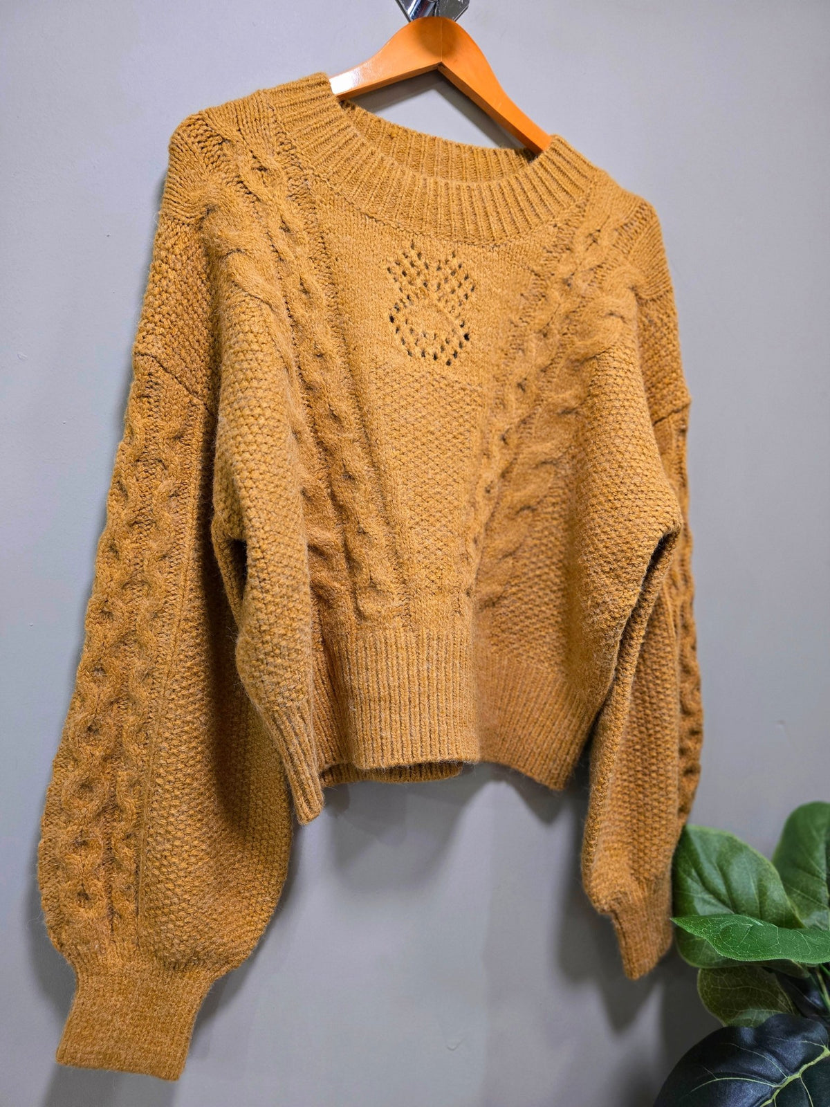 Crochet Caramel Around Neck Knit Top - vientostheshop
