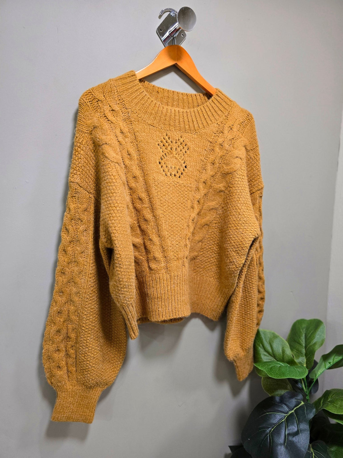 Crochet Caramel Around Neck Knit Top - vientostheshop