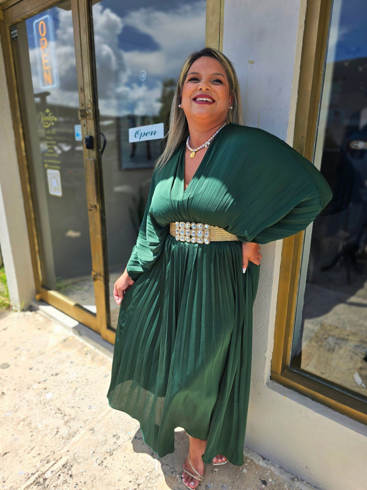 Exquisite Satin Green Midi Dress - vientostheshop