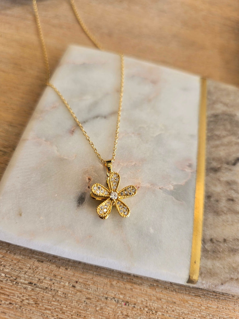 Flower Roulette With Rhinestone Necklace - vientostheshop