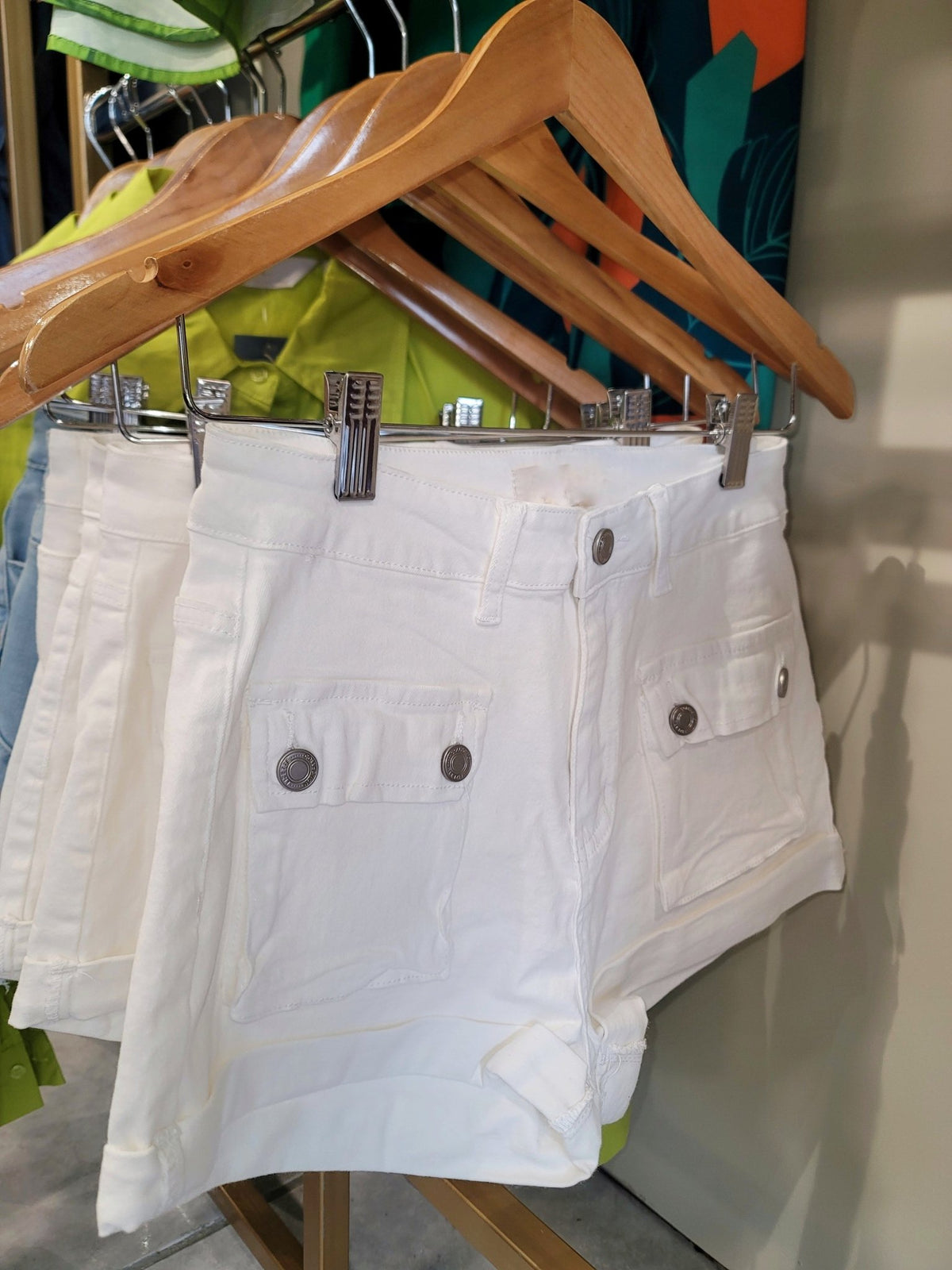 Marielas White Denim Short with Pockets - vientostheshop