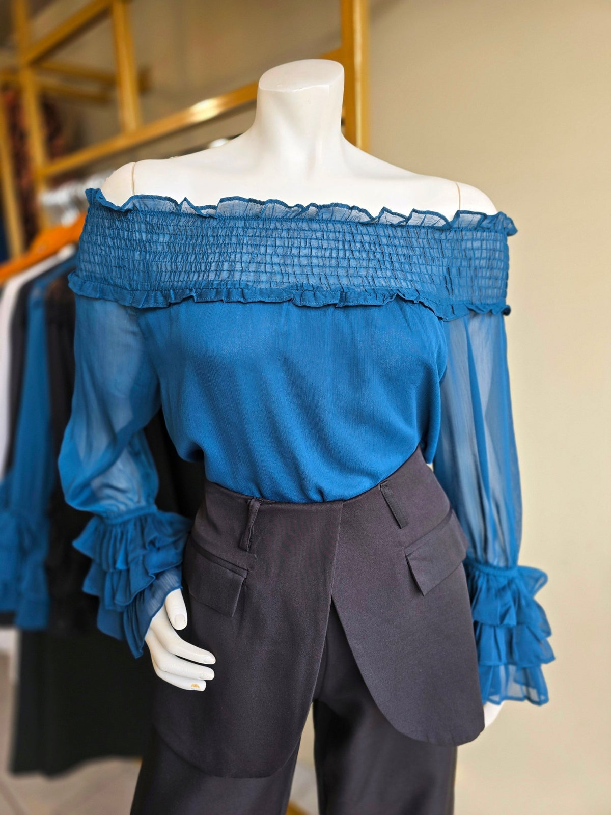 Smocked Detail Off Shoulder Sleeve Top - vientostheshop